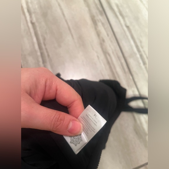 Everyday Sunday Black Wrap One-Piece - Picture 5 of 7